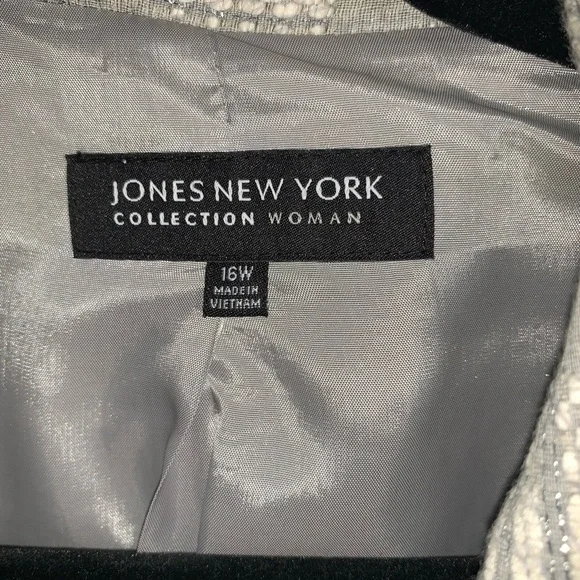 Plus Size Evening Jacket - Picture 4 of 9